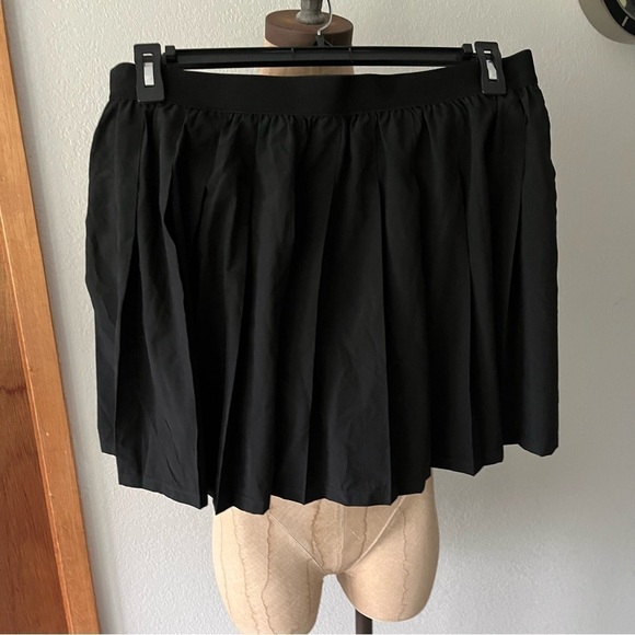 Cotton On Pants - COTTON ON sz 12 BLACK Curve Match Point Pleated Skort Tennis Skirt w/ Shorts